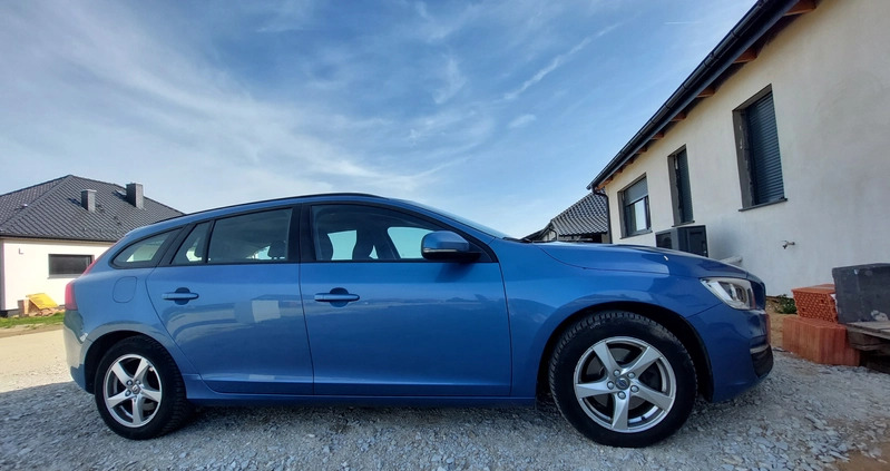 Volvo V60 cena 42900 przebieg: 163200, rok produkcji 2016 z Grodków małe 742